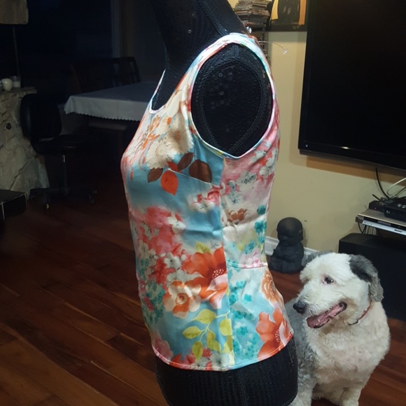 Top - Picture 2 of 3